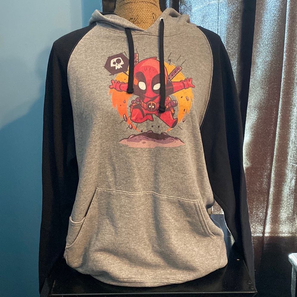 Gray and black DeadPool hoodie